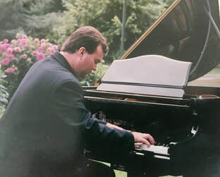 Paul Kenny Piano in the Park